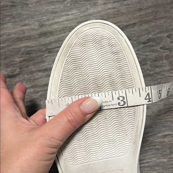 Kate Spade Azores perforated leather slip on shoes, white, size 8.5 - Picture 12 of 16